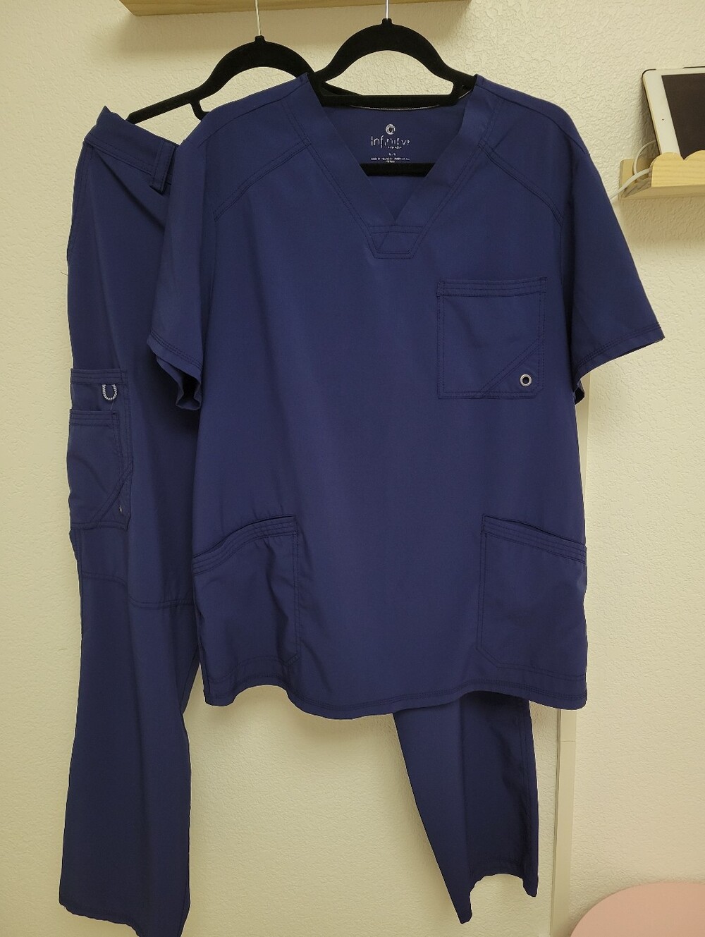 Cherokee Infinity Men's Scrub Set